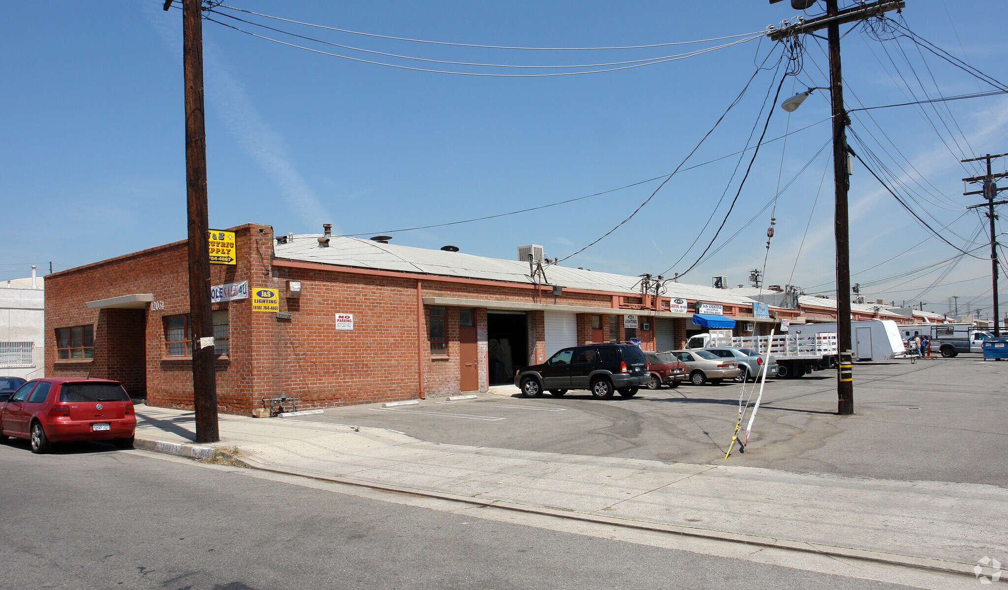 12023-12031 Vose St, North Hollywood, CA à louer Photo de l’immeuble– Image 1 sur 5