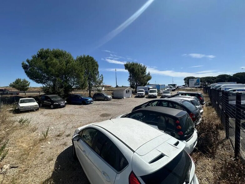 Terrain dans Puget-sur-Argens à louer - Photo de l’immeuble – Image 1 sur 3