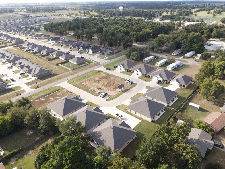 1010 Lovers Lane ln, Perkins, OK à vendre - Photo de l’immeuble – Image 2 sur 2