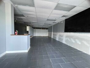 4003 S Plainfield-Naperville Rd, Naperville, IL à louer Photo intérieure– Image 2 sur 12