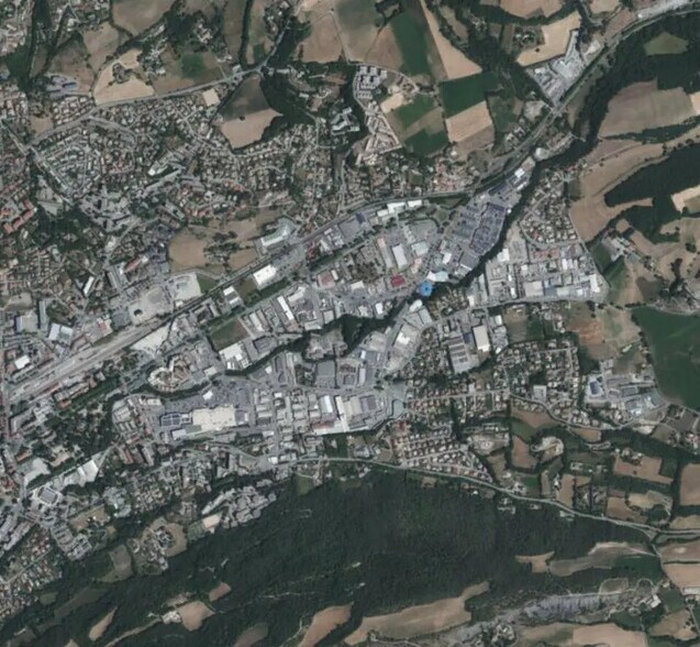 Local commercial dans Gap à louer - Photo de l’immeuble – Image 1 sur 3