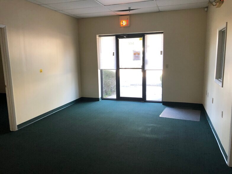 5401-5481 Bryant Ave, Sanford, FL à louer - Photo intérieure – Image 2 sur 9
