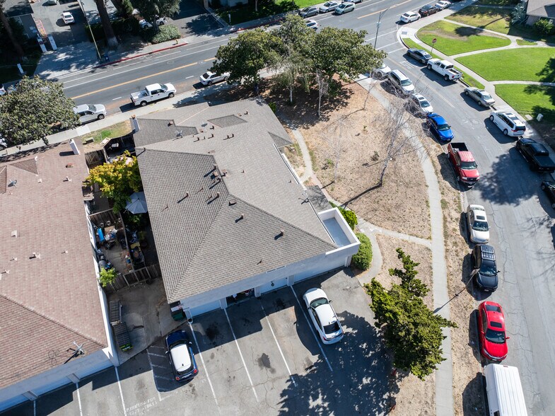 1793 Stokes St, San Jose, CA à vendre - Photo de l’immeuble – Image 1 sur 9