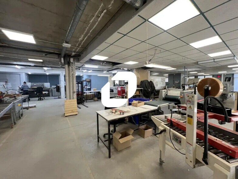 Local d’activités dans Tourcoing à louer - Photo de l’immeuble – Image 3 sur 11