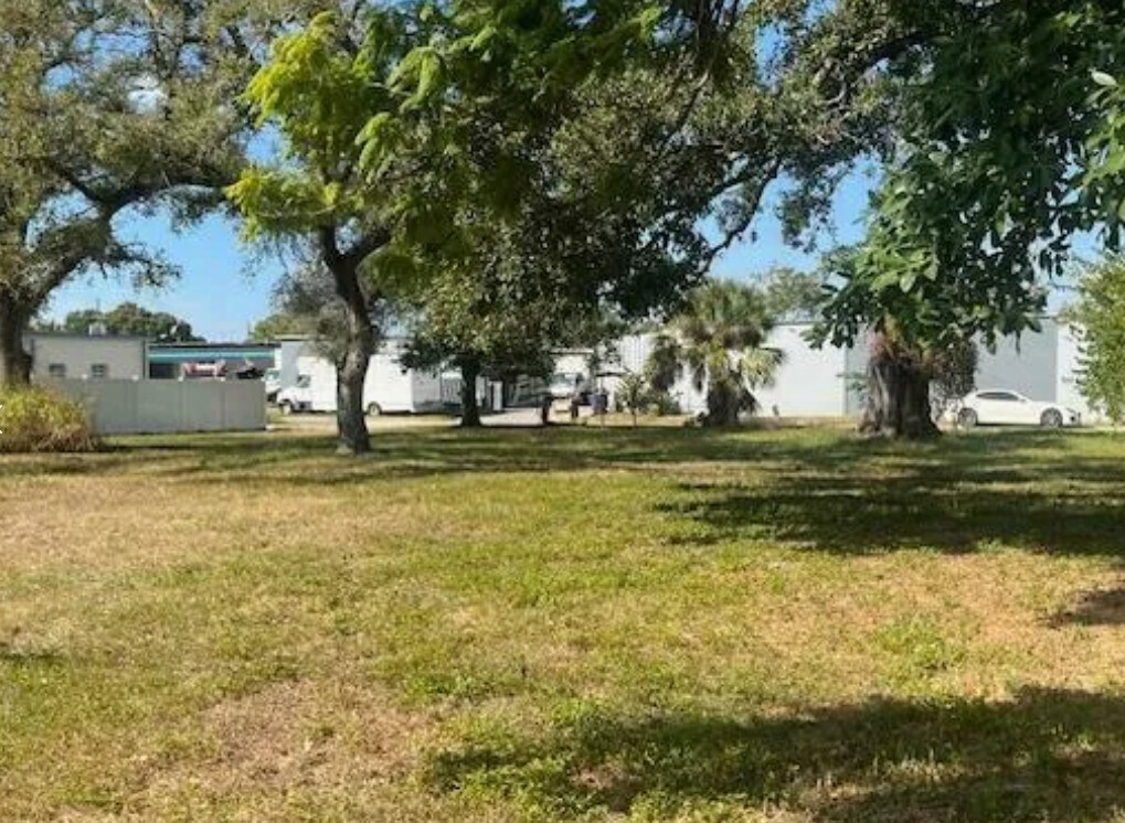 800 40th St S, Saint Petersburg, FL à vendre Photo principale– Image 1 sur 4