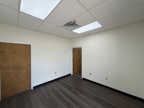 700 McCue Rd, Lakeland, FL à louer Photo intérieure– Image 2 sur 12