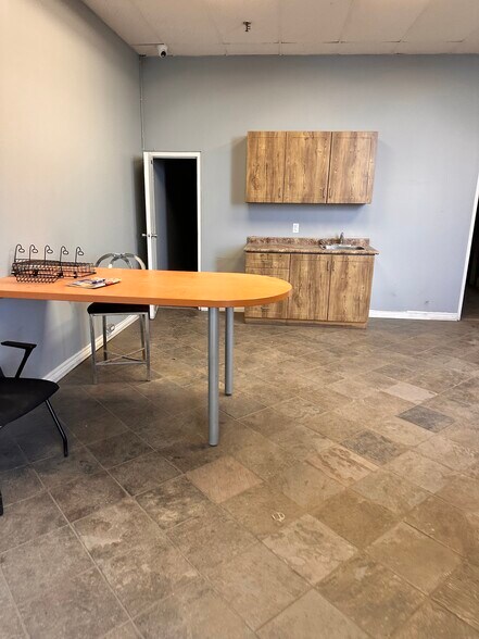 1707 Sismet Rd, Mississauga, ON à louer - Photo de l’immeuble – Image 3 sur 19