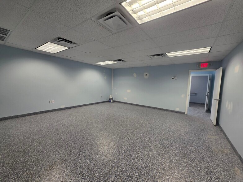 5500-5546 Haines Rd N, Saint Petersburg, FL à louer - Photo de l’immeuble – Image 2 sur 5