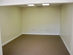 1840 Industrial Dr, Libertyville, IL à louer Photo intérieure– Image 1 sur 4