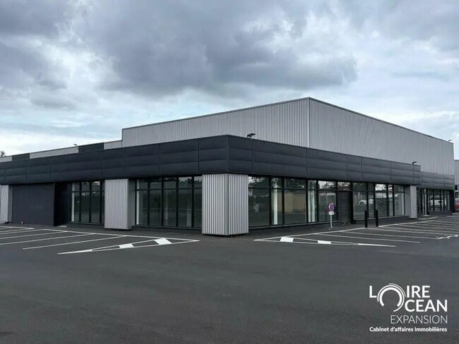 Plus de détails pour Local commercial à louer