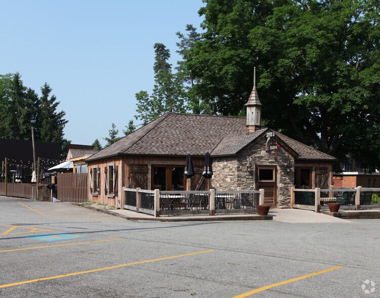 504 Washington St, Chagrin Falls, OH à vendre - Photo de l’immeuble – Image 2 sur 5