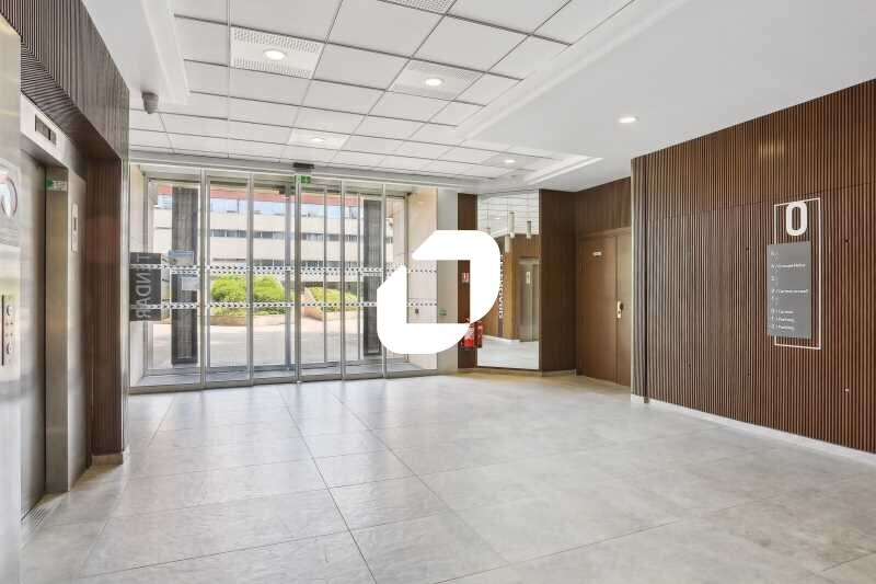 Bureau dans Vélizy-Villacoublay à louer - Hall d’entrée – Image 3 sur 11