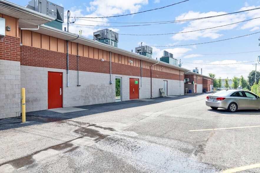 290 Boul Saint-Luc, St-Jean, QC à louer - Photo de l’immeuble – Image 3 sur 3