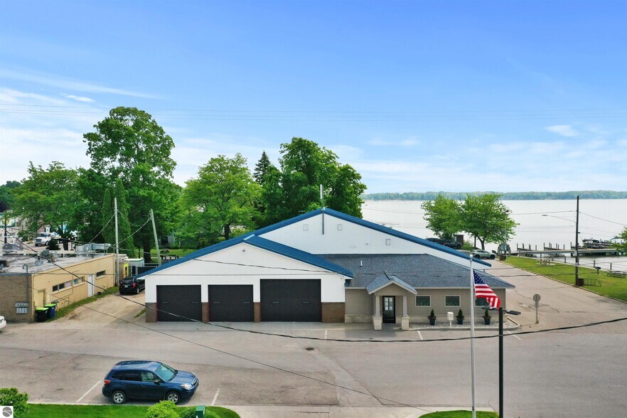 115 W John St, Lake City, MI à vendre - Photo de l’immeuble – Image 1 sur 7