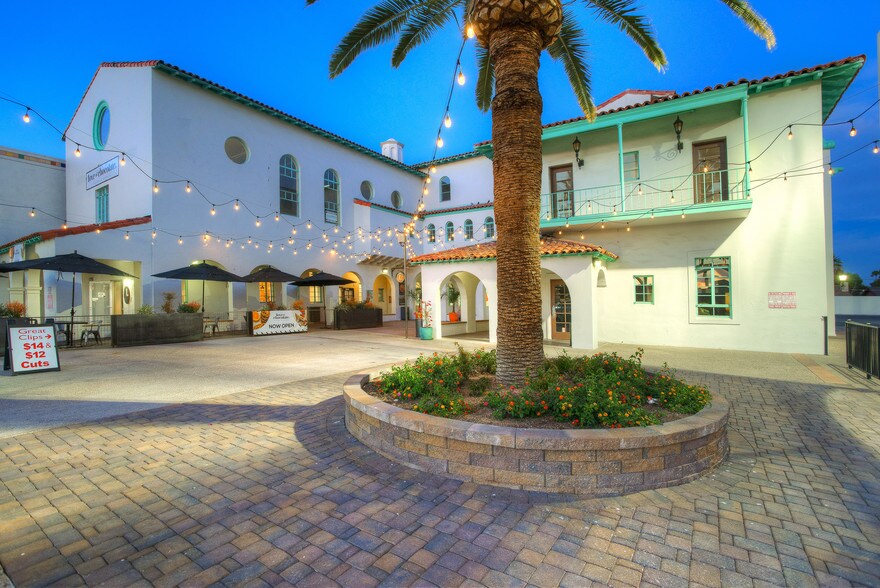 8101 N 19th Ave, Phoenix, AZ à louer - Photo de l’immeuble – Image 3 sur 8