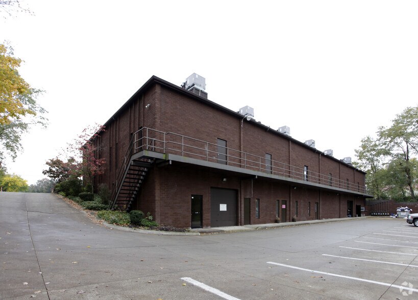 767 E Turkeyfoot Lake Rd, Akron, OH à louer - Photo de l’immeuble – Image 3 sur 9