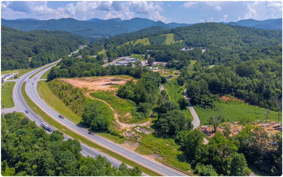 9999 Sylva Road, Franklin, NC à vendre - Photo principale – Image 3 sur 13