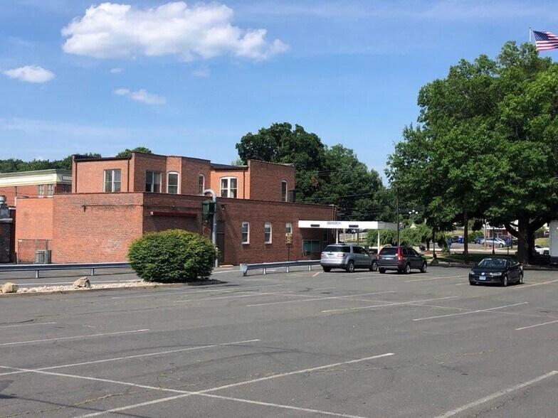 22 Main St, Southington, CT à louer - Photo de l’immeuble – Image 3 sur 4