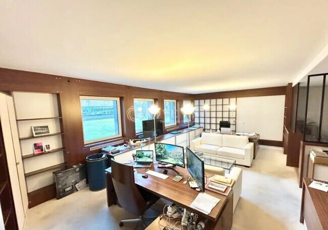 Plus de détails pour Bureau à vendre