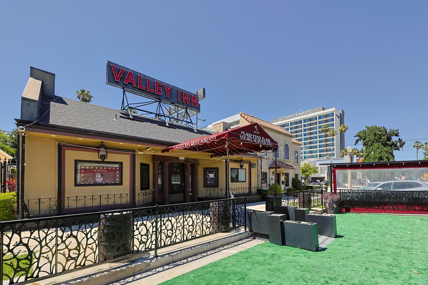 4557 Sherman Oaks Ave, Sherman Oaks, CA à louer - Photo de l’immeuble – Image 1 sur 27