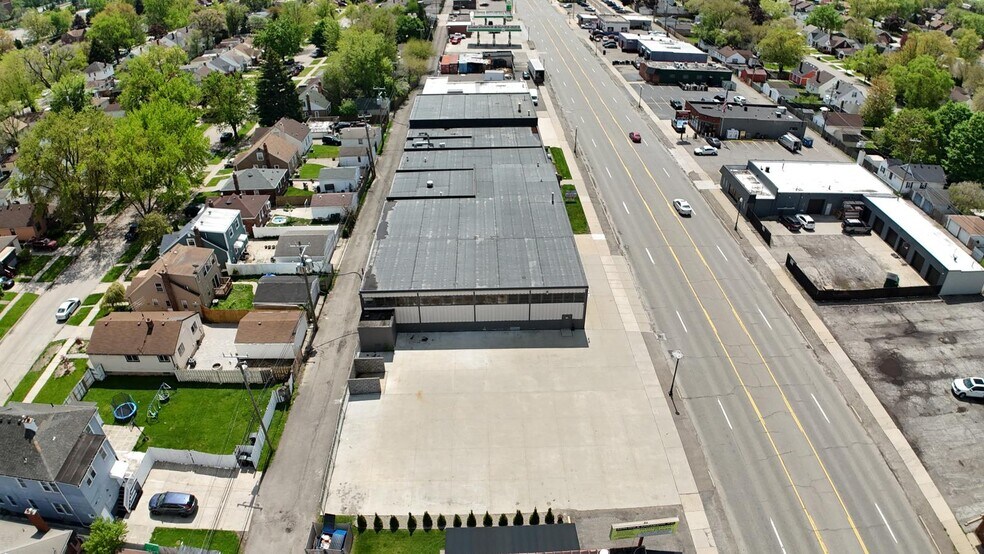 17950 Allen Rd, Melvindale, MI à louer - Photo de l’immeuble – Image 3 sur 8