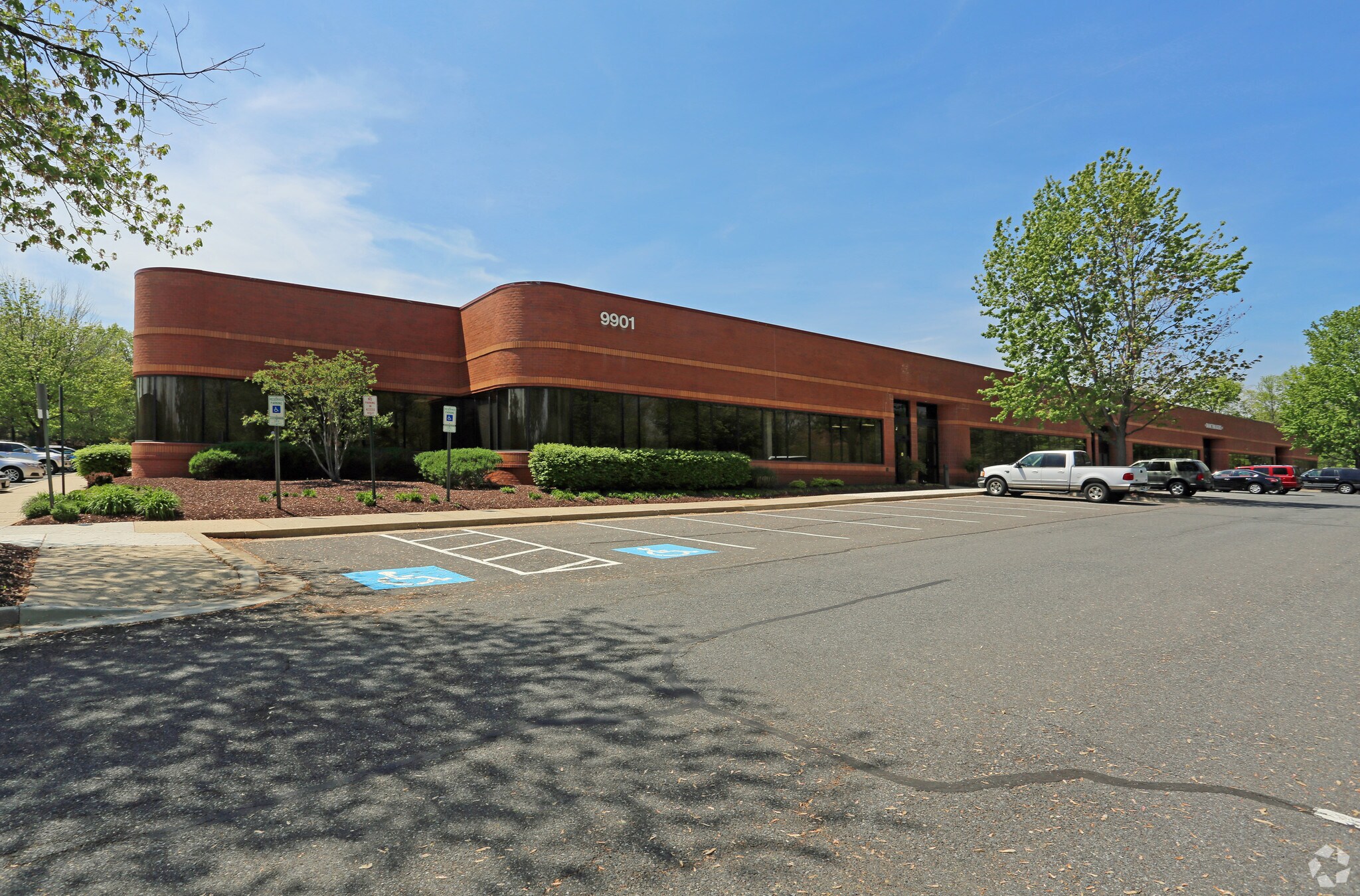 9901 Business Pky, Lanham, MD à louer Photo de l’immeuble– Image 1 sur 5