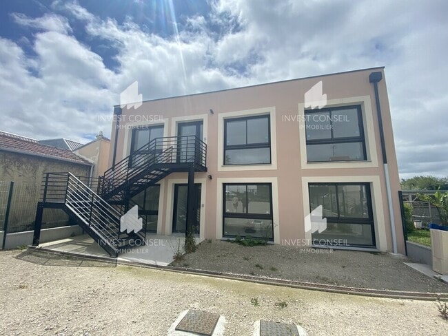 Plus de détails pour 8 Rue Du Pont De Baillet, Baillet-en-France - Bureau à louer