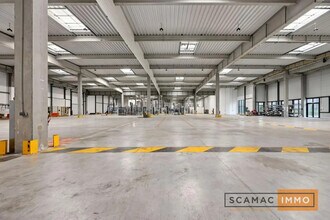 Industriel/Logistique dans Sucy-en-Brie à louer Photo de l’immeuble– Image 2 sur 6