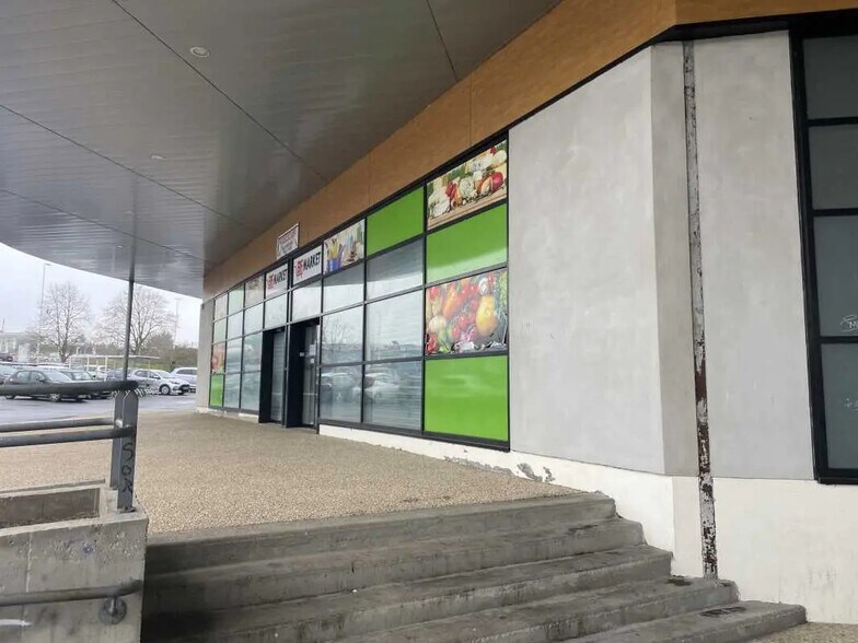 Local commercial dans Méru à louer - Photo de l’immeuble – Image 3 sur 7