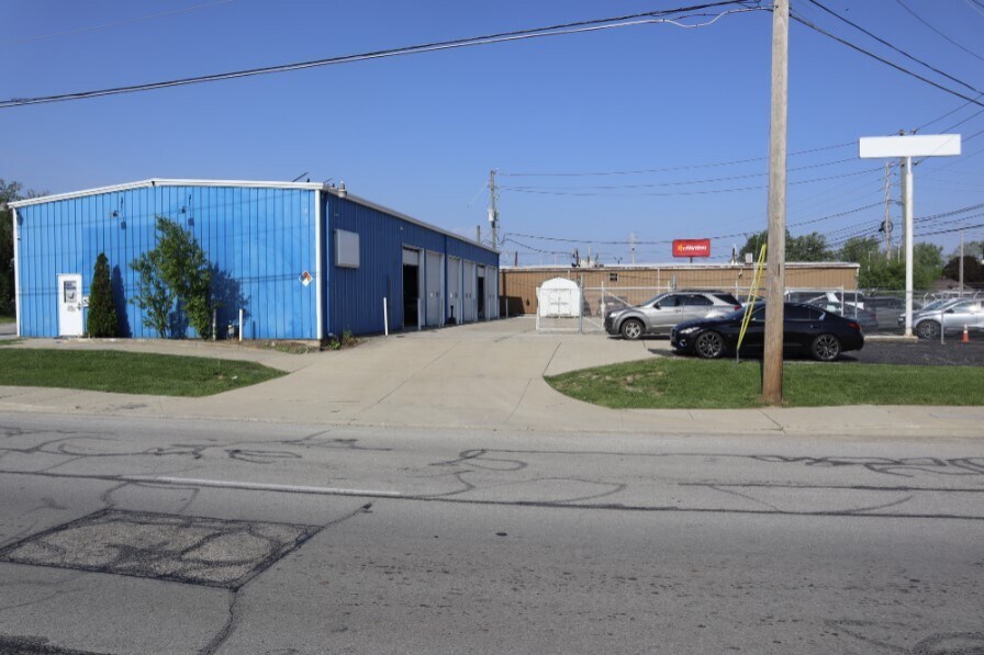 1430 S High School Rd, Indianapolis, IN à louer Photo de l’immeuble– Image 1 sur 5