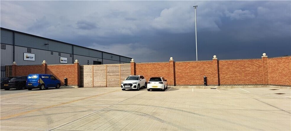 Broadmead Rd, Stewartby à louer - Photo de l’immeuble – Image 2 sur 2