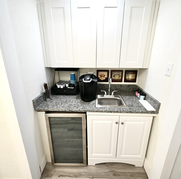 911-1003 E Broad St, Mansfield, TX à louer - Photo de l’immeuble – Image 3 sur 10