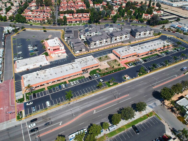 1035-1091 S Mt Vernon Ave, Colton, CA à louer - Photo de l’immeuble – Image 1 sur 7