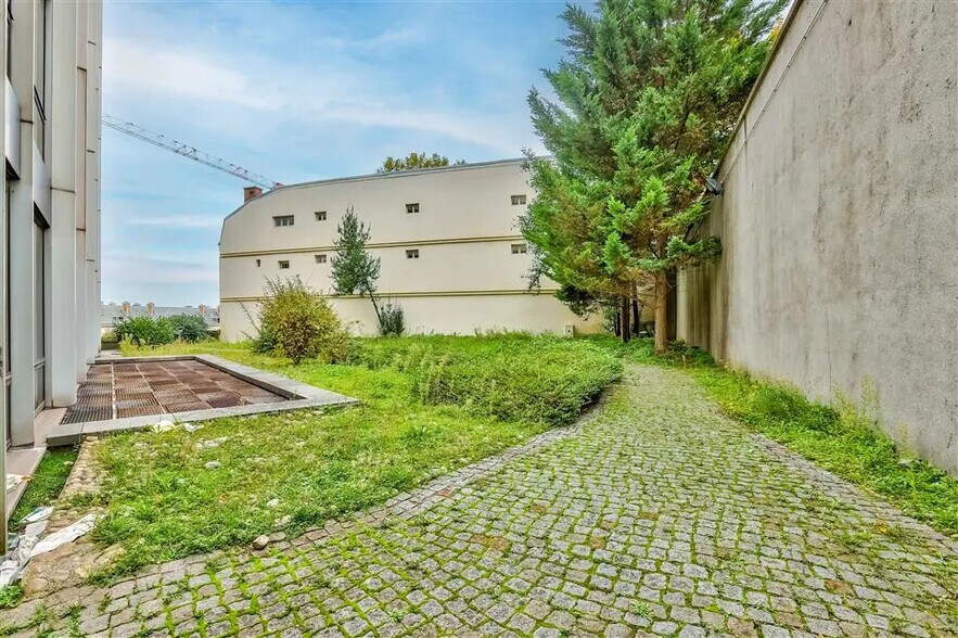 Bureau dans Saint-Cloud à vendre - Photo de l’immeuble – Image 2 sur 8