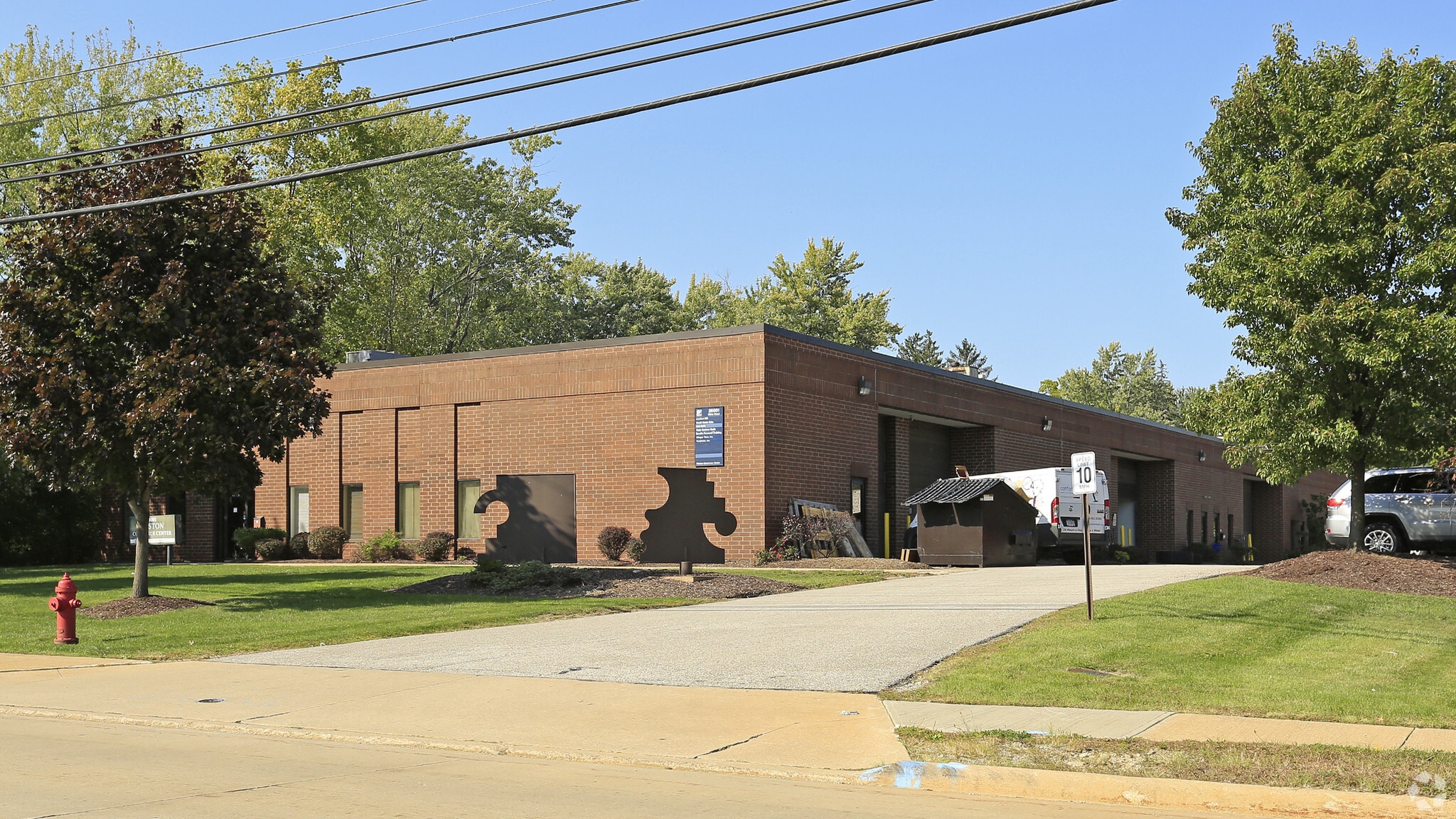 26001 Miles Rd, Warrensville Heights, OH à louer Photo principale– Image 1 sur 5