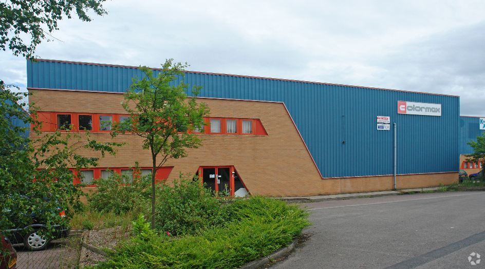 Stafford Park 12, Telford à louer - Photo principale – Image 1 sur 2