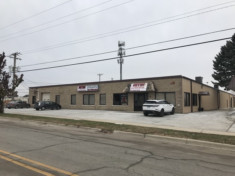 117 Republic Ave, Joliet, IL à louer - Photo de l’immeuble – Image 3 sur 11