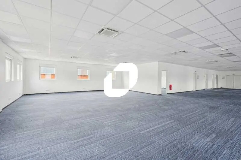 Bureau dans Villeneuve-la-Garenne à louer - Photo de l’immeuble – Image 3 sur 3