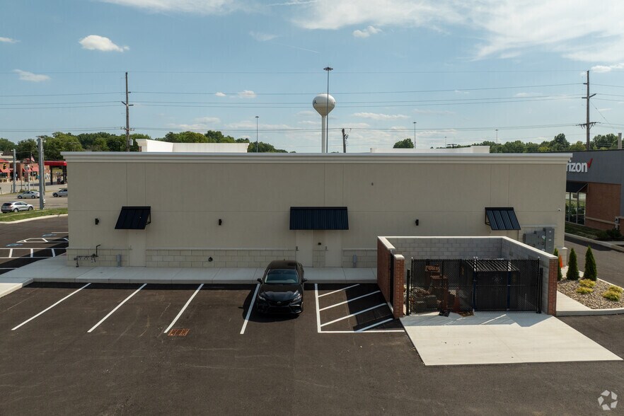 6458 S Raccoon Rd, Canfield, OH à louer - Photo de l’immeuble – Image 2 sur 4