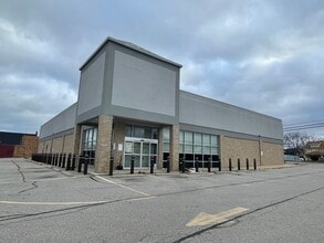 2709 Broadway, Lorain, OH à louer Photo intérieure– Image 1 sur 6