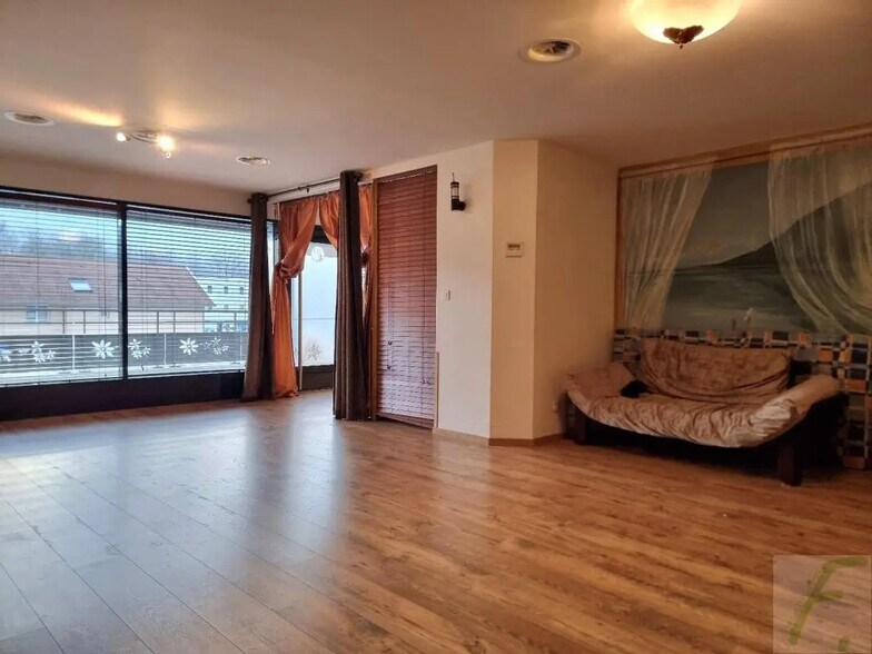 Bureau dans Grésy-sur-Aix à vendre - Photo intérieure – Image 3 sur 10