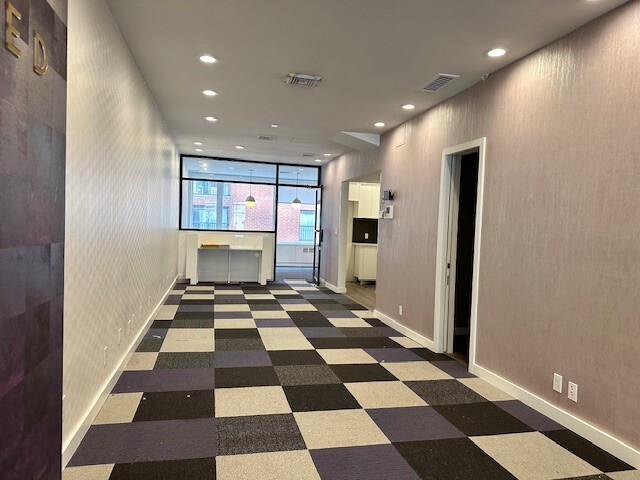 122 E 55th St, New York, NY à louer - Photo de l’immeuble – Image 3 sur 5
