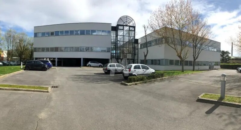 Bureau dans Évry-Courcouronnes à louer - Photo de l’immeuble – Image 1 sur 11