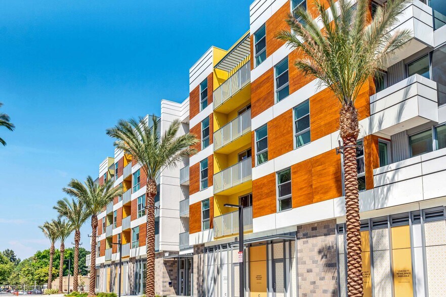 14150 Riverside Dr, Sherman Oaks, CA à louer - Photo de l’immeuble – Image 2 sur 4