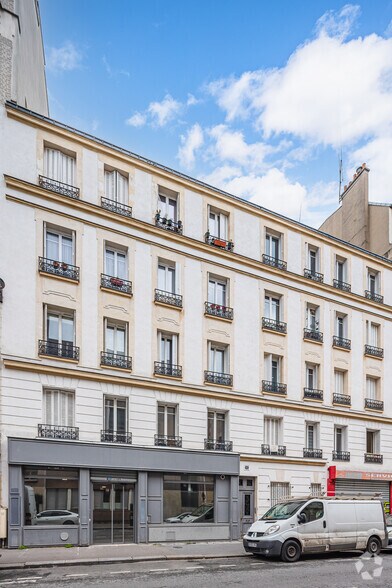 14 Rue Championnet, Paris à vendre - Photo de l’immeuble – Image 2 sur 2