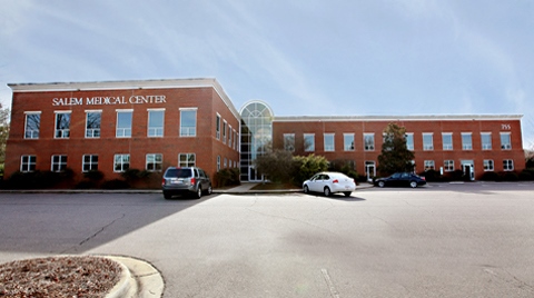 755 Highland Oaks Dr, Winston-Salem, NC à louer - Photo de l’immeuble – Image 2 sur 13