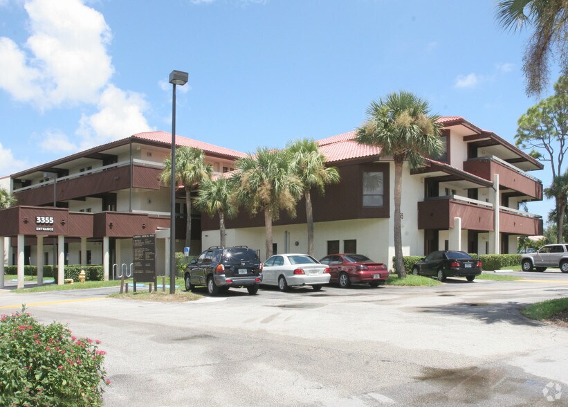 3355 Burns Rd, Palm Beach Gardens, FL à louer - Photo de l’immeuble – Image 3 sur 22
