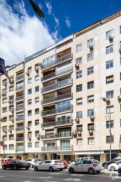 Avenida de la República Argentina, 50, Sevilla, Sevilla à vendre - Photo de l’immeuble – Image 2 sur 2