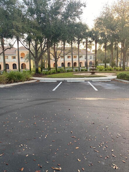 26649-26651 Dublin Woods Cir, Bonita Springs, FL à louer - Photo de l’immeuble – Image 3 sur 7