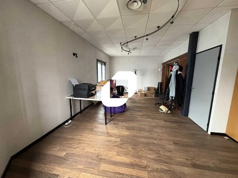 Bureau dans Cenon à louer - Photo de l’immeuble – Image 2 sur 6